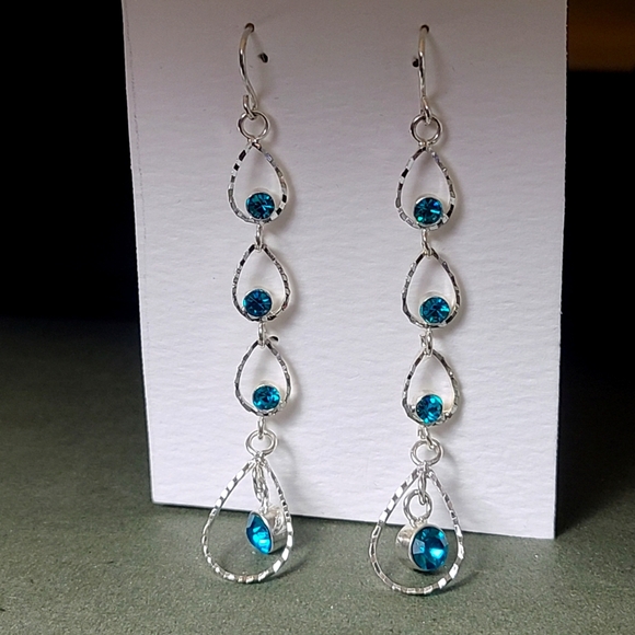 Elegant Silver Tone Blue Rhnistones Dangle Earrings - Picture 10 of 17